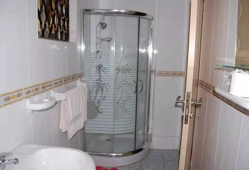 هتل Kakanyero