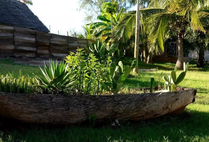 Hotelli Kaure Sand Beach Lodge