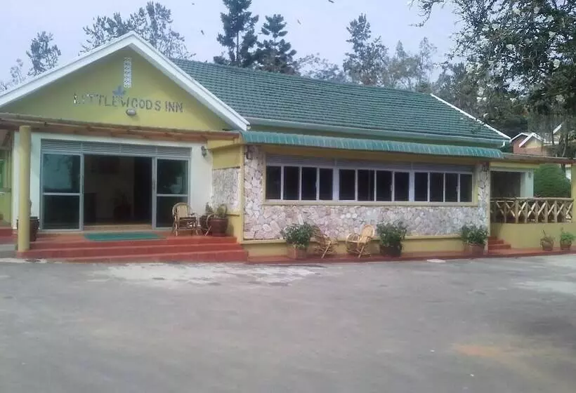 هتل Little Woods Inn