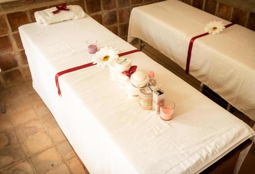 هتل Mansión Los Guichos