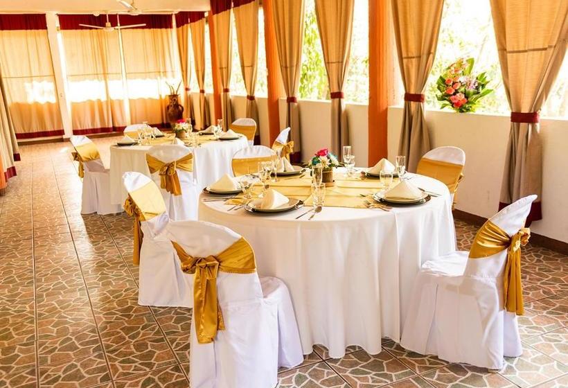 هتل Mansión Los Guichos