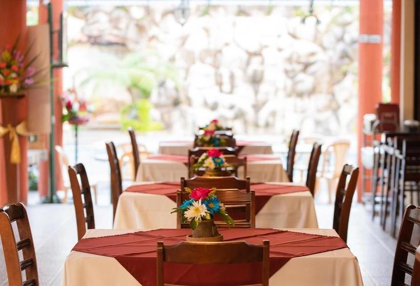 هتل Mansión Los Guichos