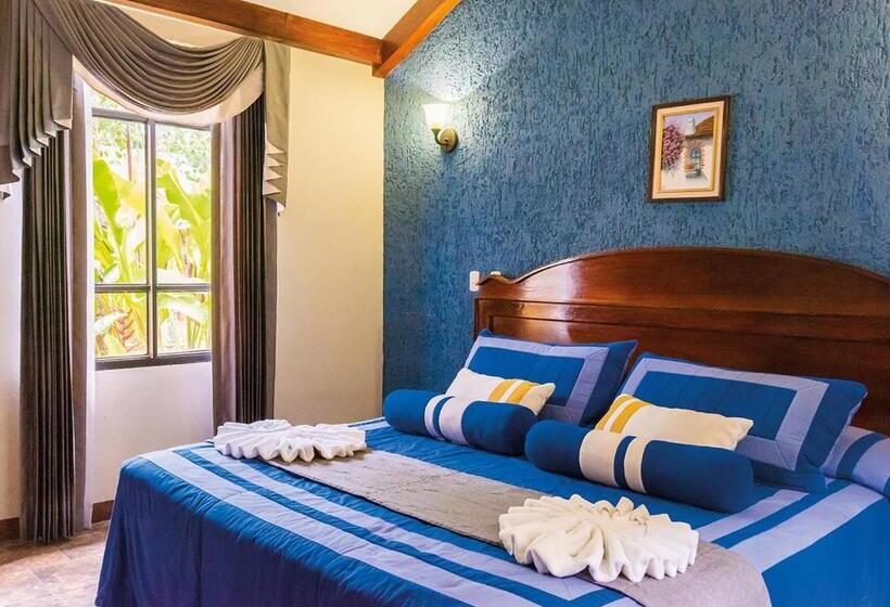 هتل Mansión Los Guichos