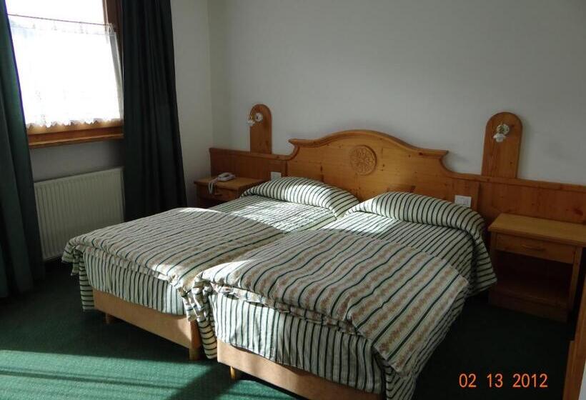 בית מלון כפרי Mondeval