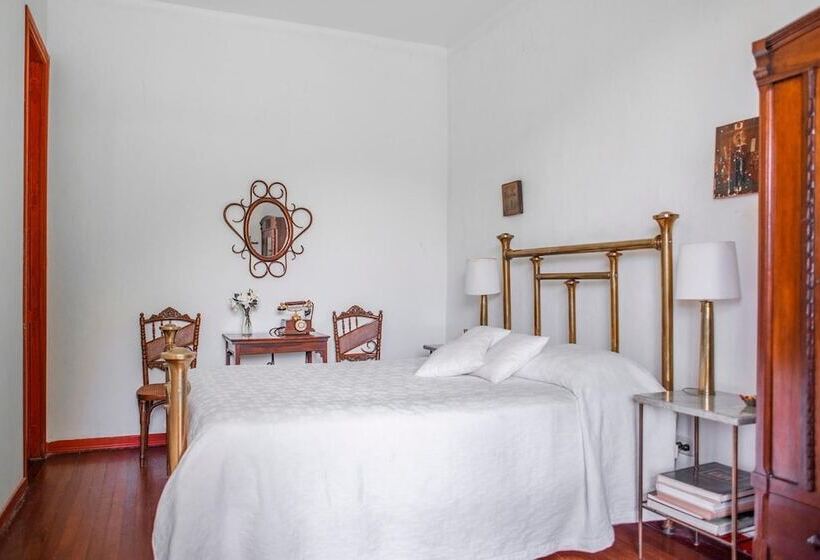 ホテル Hacienda Venecia Main House & Coffee Lodge