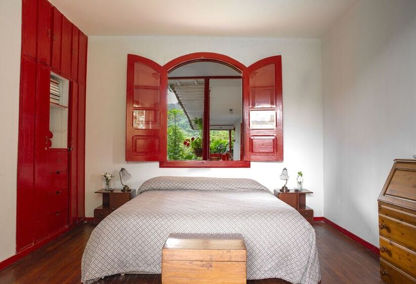 ホテル Hacienda Venecia Main House & Coffee Lodge