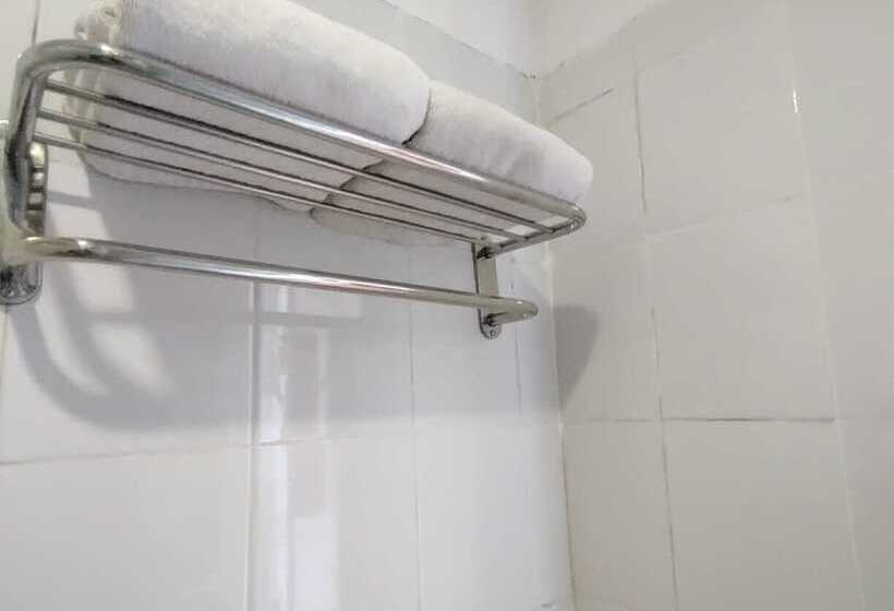 Amerta Room Apartemen Mutiara Powered By Cocotel