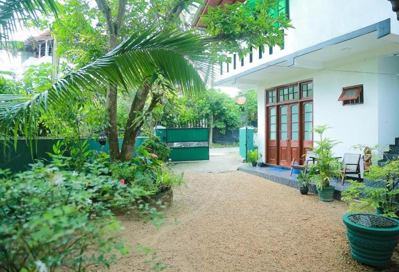 צימר Ananda Villa Bentota