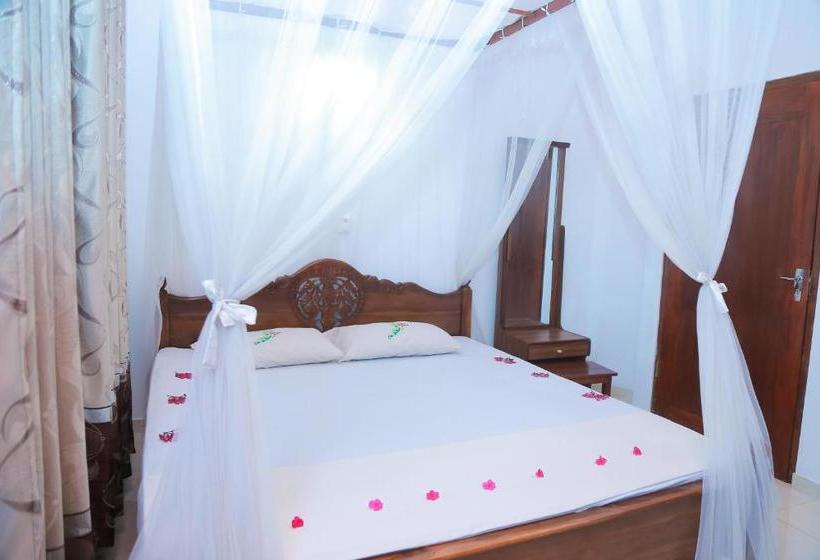 צימר Ananda Villa Bentota