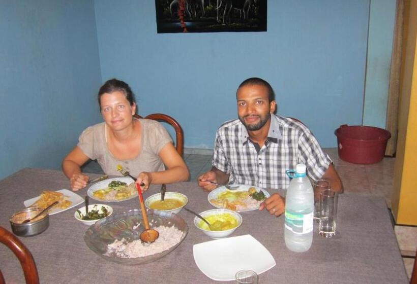 住宿加早餐  Ranith Villa