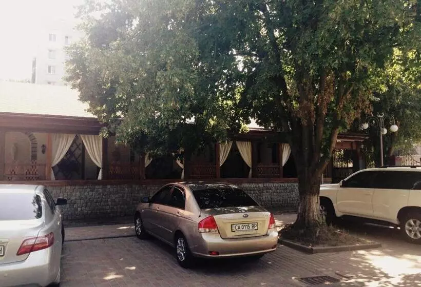 Hotelli Aragvi
