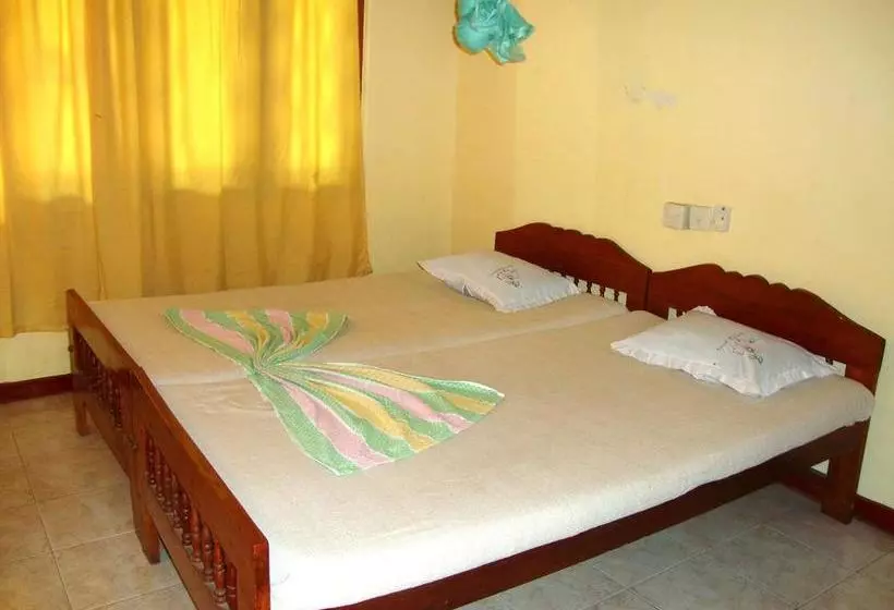 ホテル Chamara Guest House