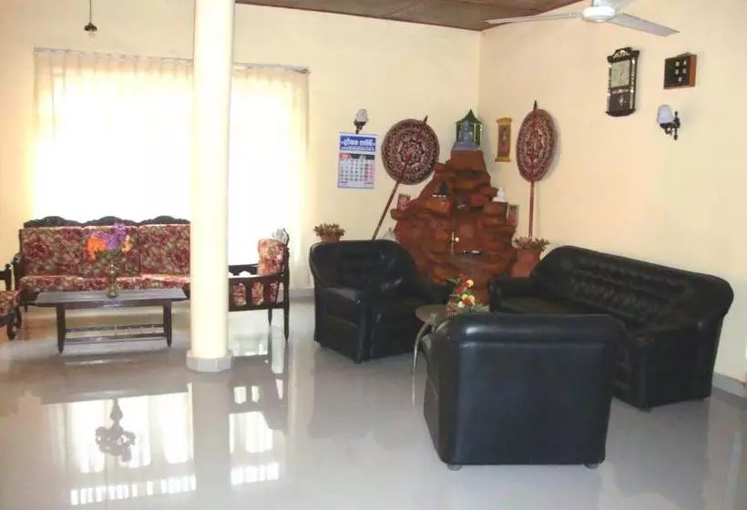 ホテル Chamara Guest House