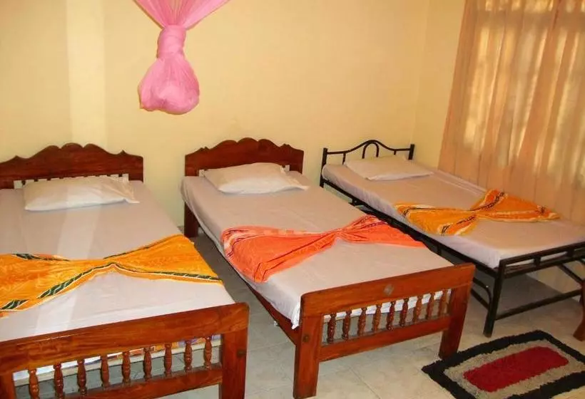 ホテル Chamara Guest House