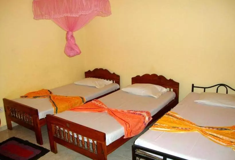 ホテル Chamara Guest House