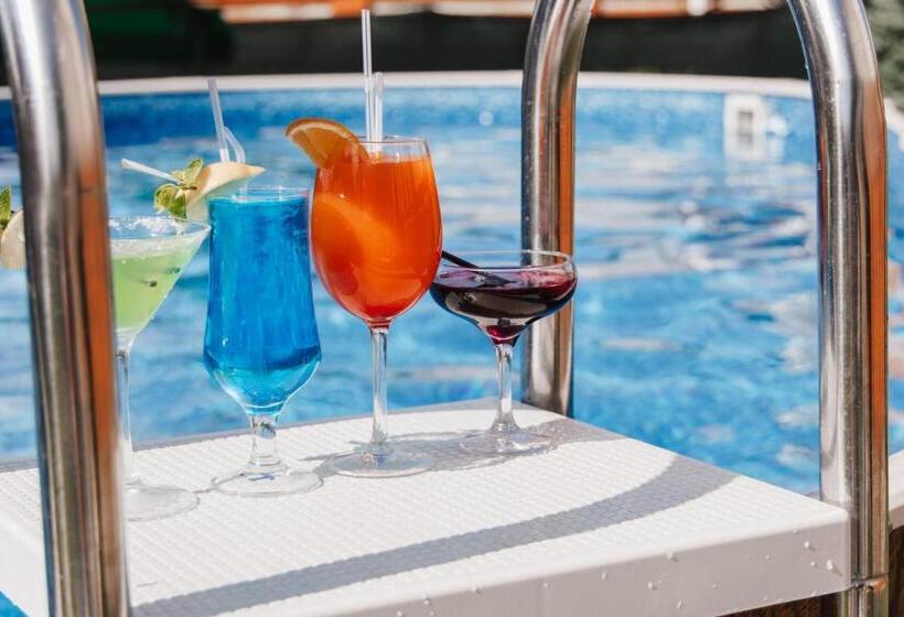 هتل Kiev 365 Park