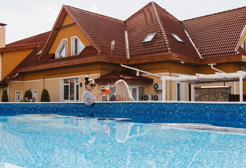 هتل Kiev 365 Park