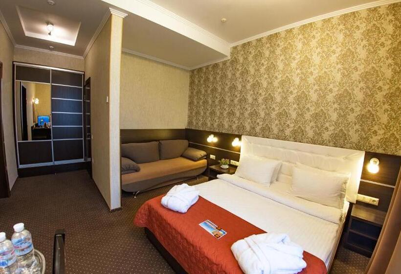 هتل Kiev 365 Park