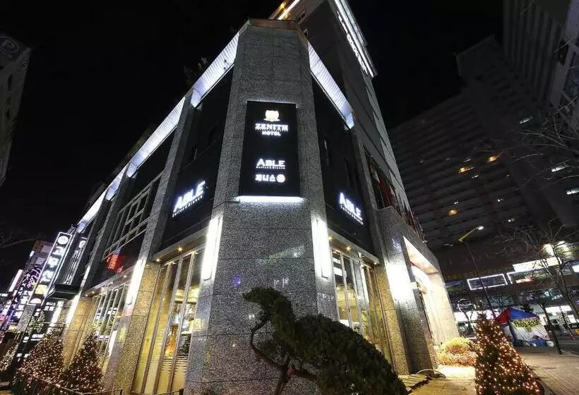 Hotel Zenith