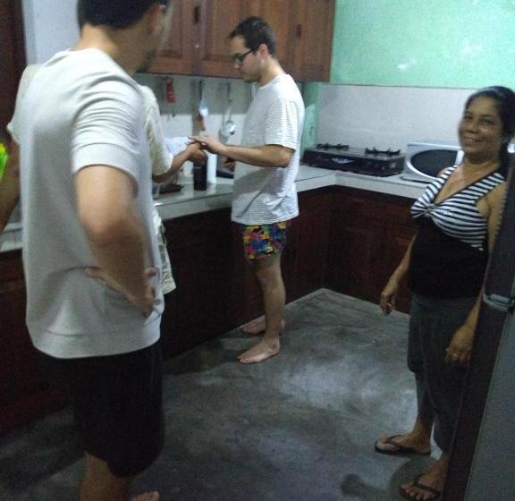 فندق صغير Hitchhike Backpackers