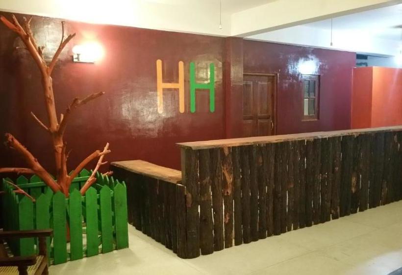 فندق صغير Hitchhike Backpackers