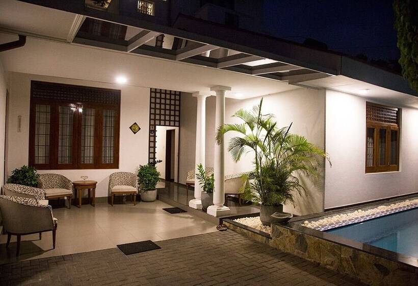 ベッドアンドブレックファースト Suriya Arana