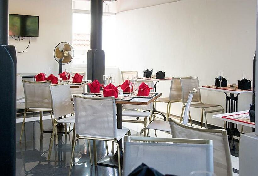 ベッドアンドブレックファースト Suriya Arana