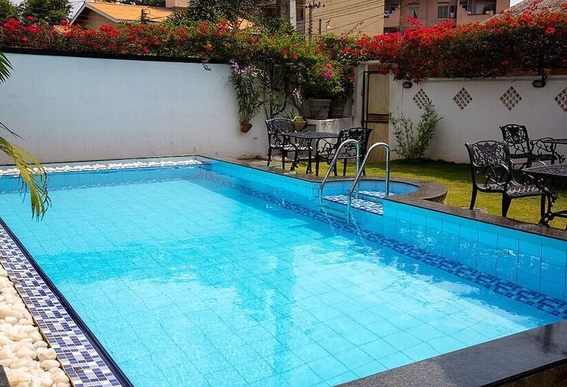 ベッドアンドブレックファースト Suriya Arana