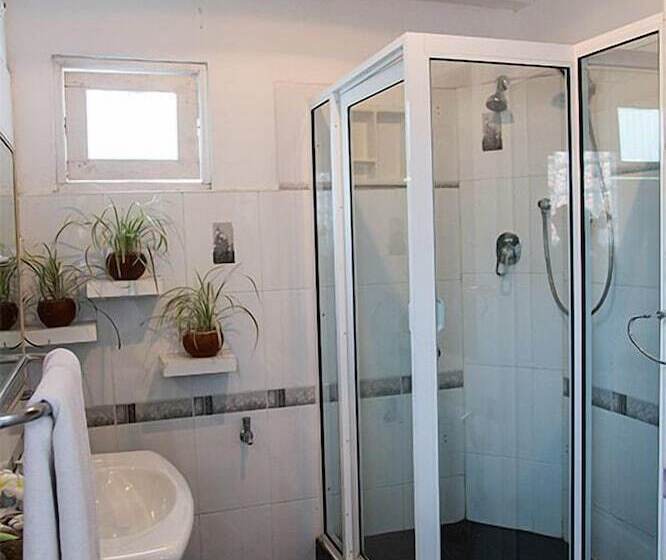 ベッドアンドブレックファースト Suriya Arana