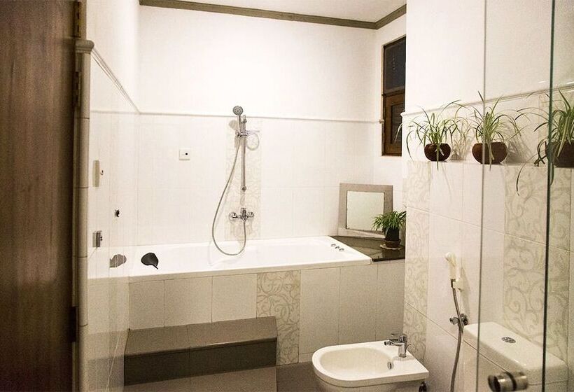 ベッドアンドブレックファースト Suriya Arana