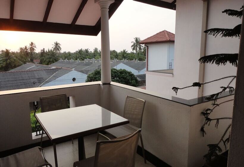 ベッドアンドブレックファースト Suriya Arana