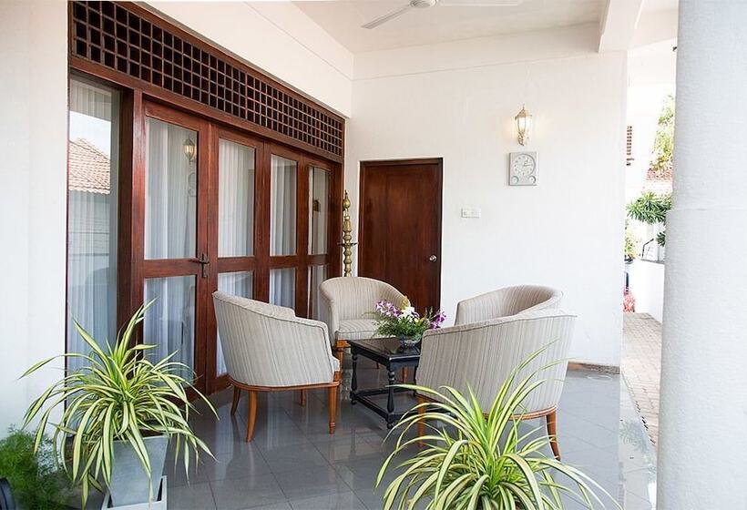 ベッドアンドブレックファースト Suriya Arana