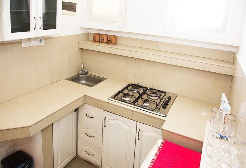 ベッドアンドブレックファースト Suriya Arana