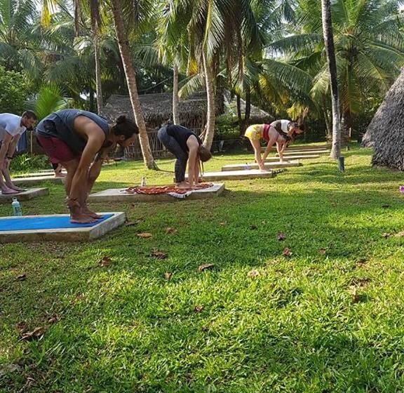 "camp Kush" By Hostel Unawatuna