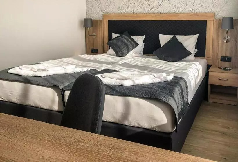 Hotel Bobr