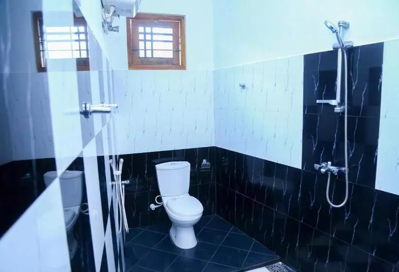 هتل Canal Side Guest House Polonnaruwa