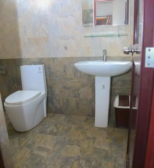 هتل Canal Side Guest House Polonnaruwa