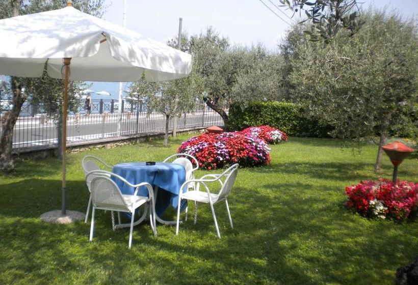 בית מלון כפרי Garden