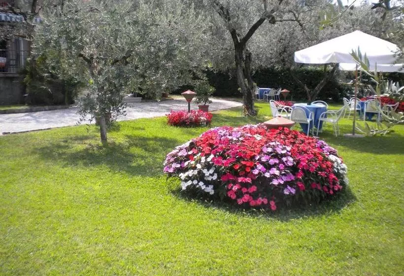 ホテル Garden