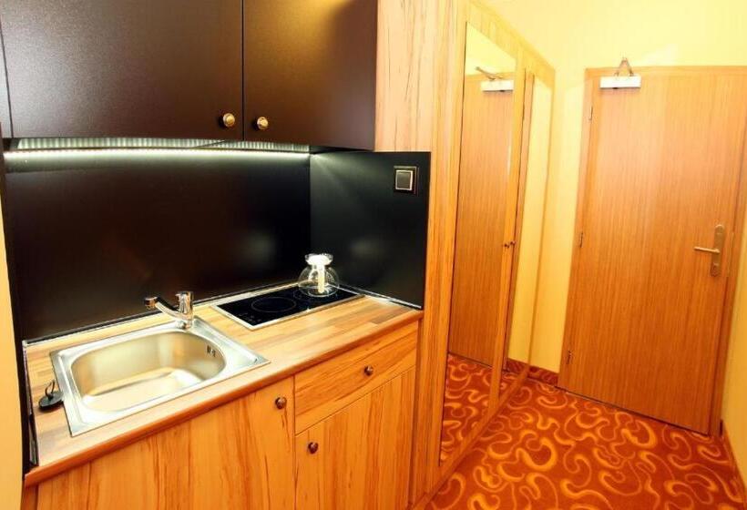 ホテル Zlatá Včela