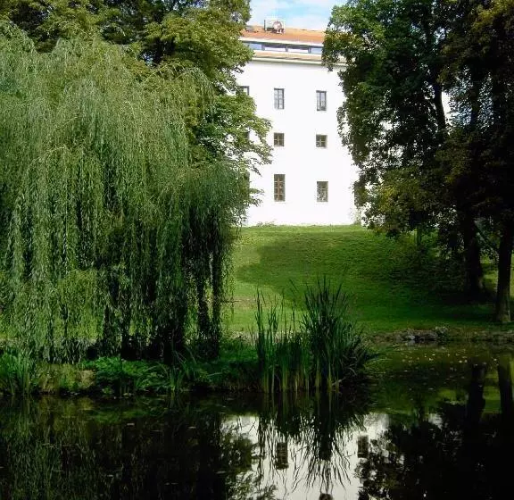 هتل Zámecká Sýpka