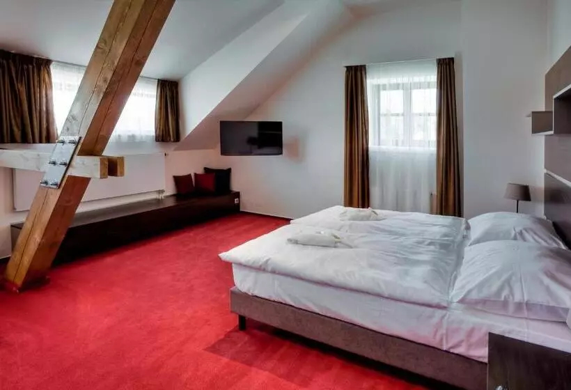 هتل Zámecká Sýpka