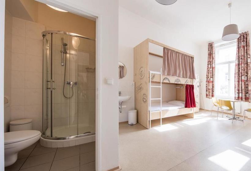 Post Hostel Prague