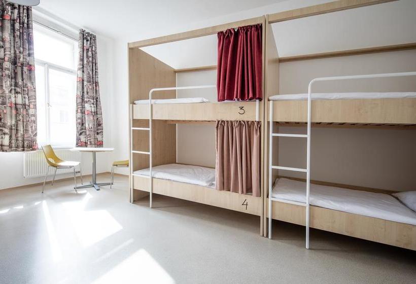 Post Hostel Prague