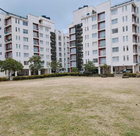 تختخواب و صبحانه Cozzy Homestyle