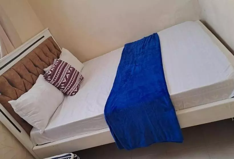 تختخواب و صبحانه Mahnoor Airbnb