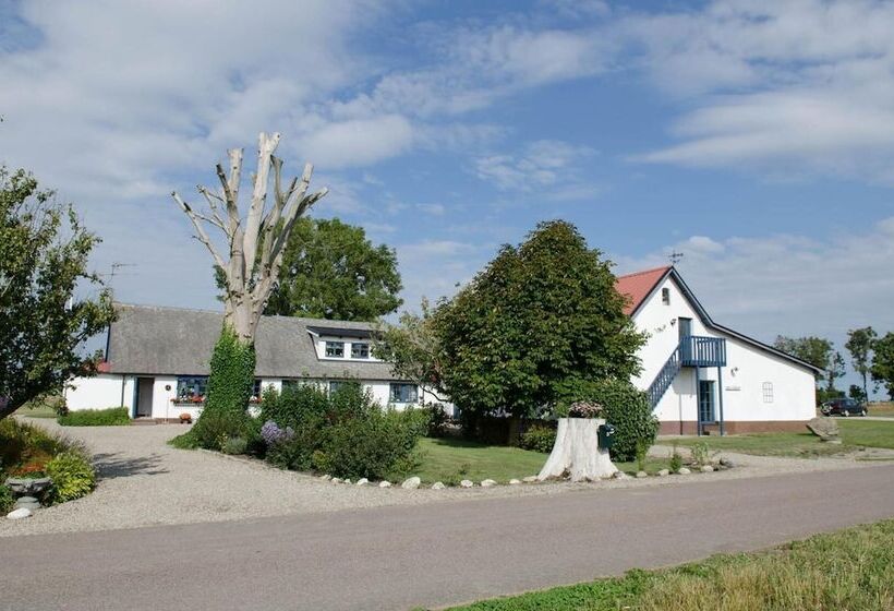 Aamiaismajoitus (B&B) österlens Karlsgård