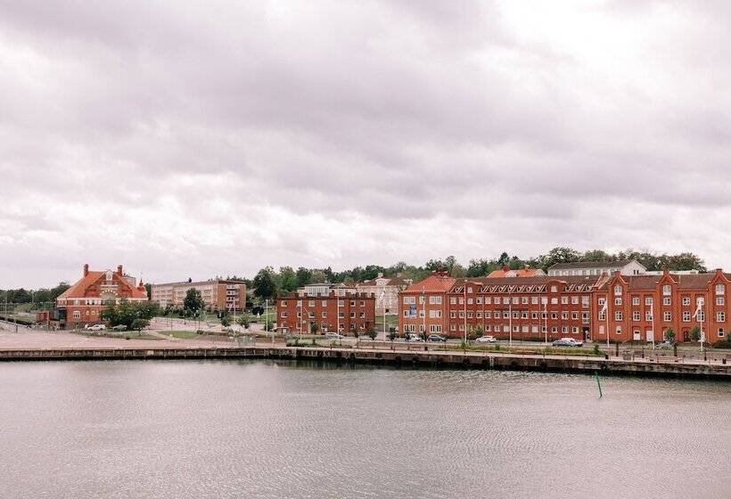 Badholmen Restaurang & Hotell