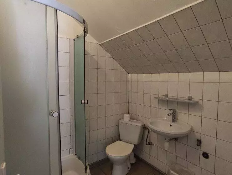 هتل Elīna