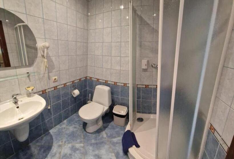 هتل Linda   Helvita